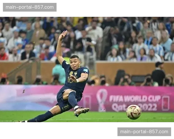 姆巴佩长途奔袭60米破门，王子公园球场瞬间沸腾