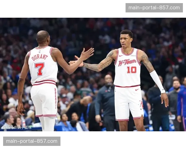 从0-3到1-3：火箭绝境求生，乌度卡变阵激活年轻阵容